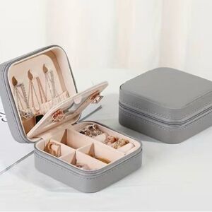 ✨🆕✨ GRAY Travel Jewelry Box Organizer Case (with Mirror)✨